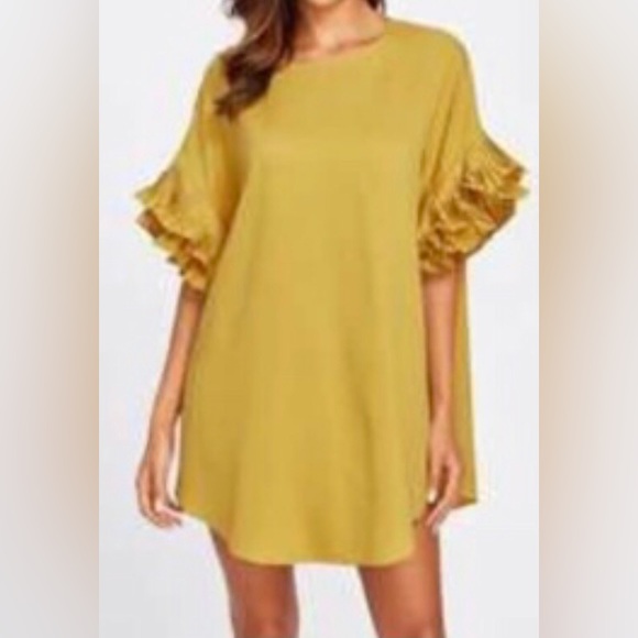 Brand New Tiered Pleated Ruffle Cuff Dress - Picture 1 of 2